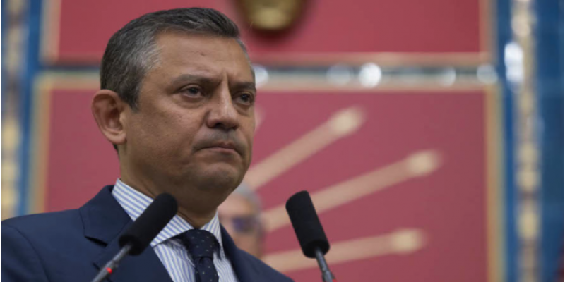 Kırmızı Bayrak Çekildi, Denize Girmek Yasaklandı