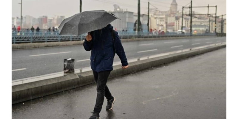 İstanbul’da Şiddetli Yağış Ulaşımı Etkiledi: Vapur ve Teleferik Seferleri Durdu