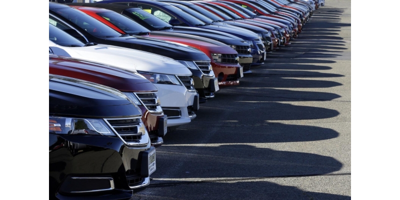 Otomobil Fiyatlarına İndirim Mi Geliyor? Maliye Bakanı Açıkladı!