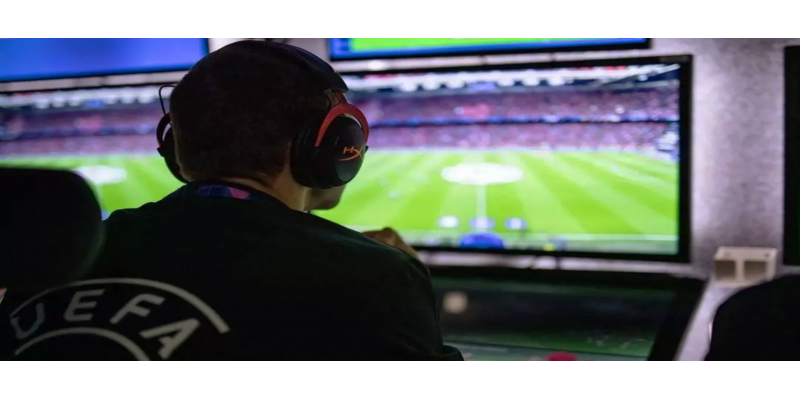İspanya Futbolunda Yenilik: Orta Hakemlere Maç Başına İki VAR Çağrısı Hakkı Verildi