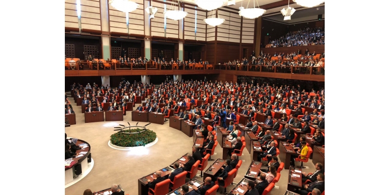 Okullarda Ücretsiz Yemek Verilmesini Meclis Tarafından Reddedildi!