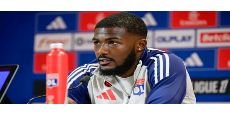 Galatasaray’ın Radarında Çok Yönlü İsim: Hem Sağ Bek Hem Orta Saha