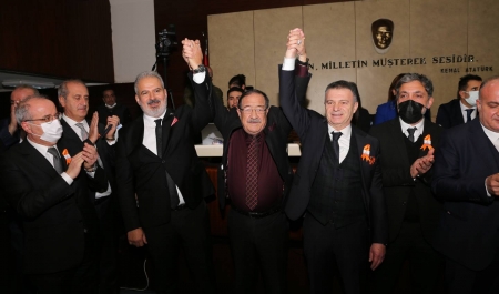  İKO Başkanı Mustafa Atayık, büyük oy farkıyla yeniden başkan seçildi
