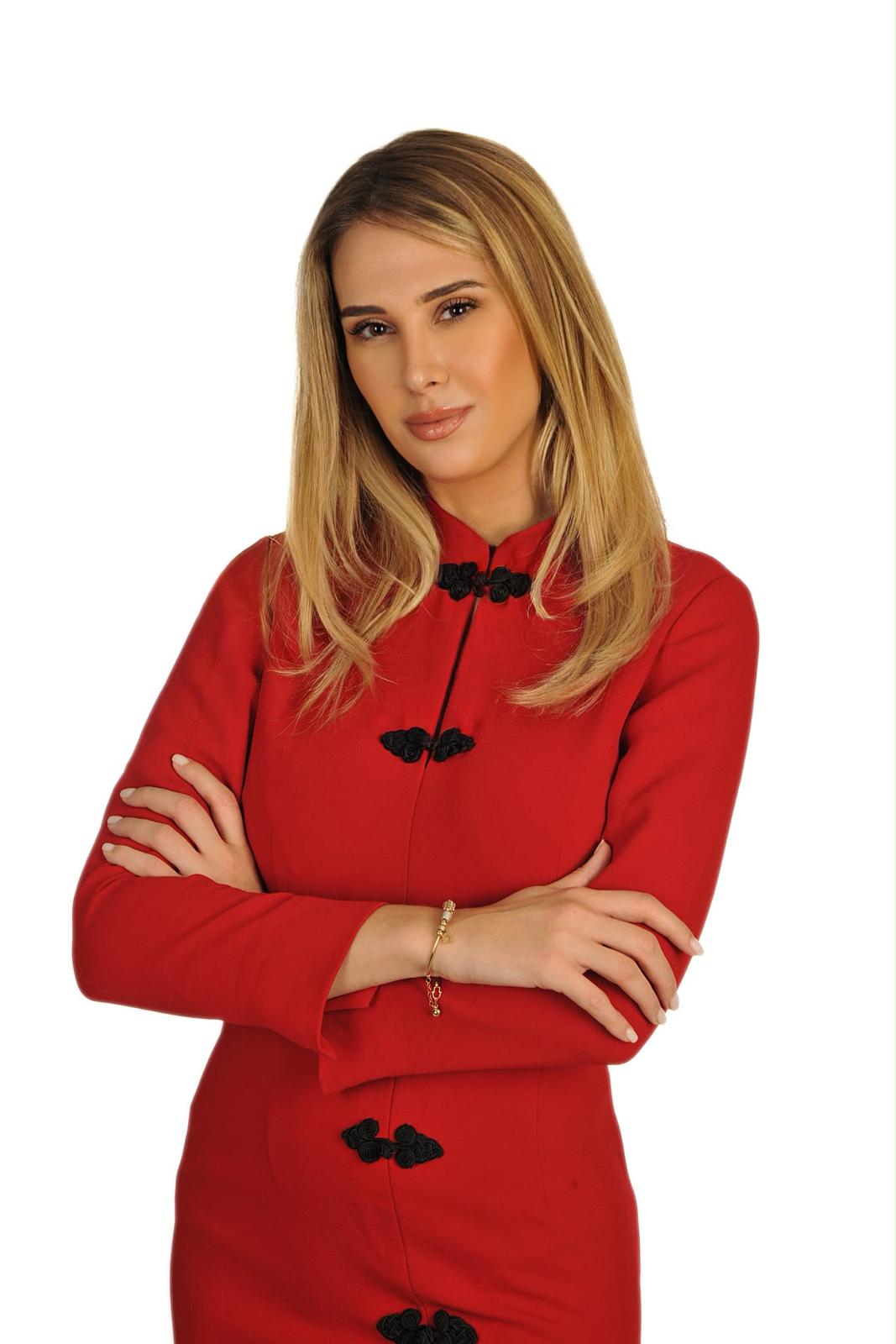 Gayrimenkul ve site yönetimi alanında çalışan Sinem Gezginci